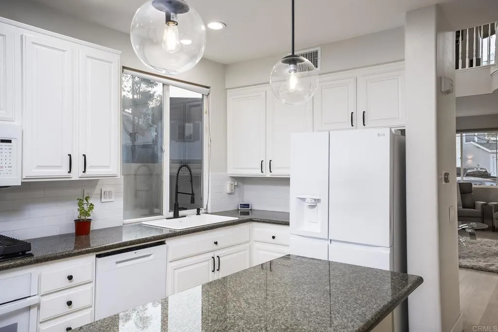 https://cdn.realtyfeed.com/cdn/127/306769593/a702a8e794d59315d860c1bd11f4287d.webp