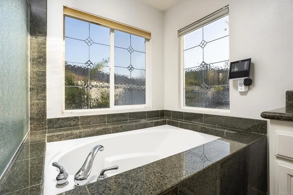 https://cdn.realtyfeed.com/cdn/127/306769593/dcbe7459403862350930aade047b9454.webp