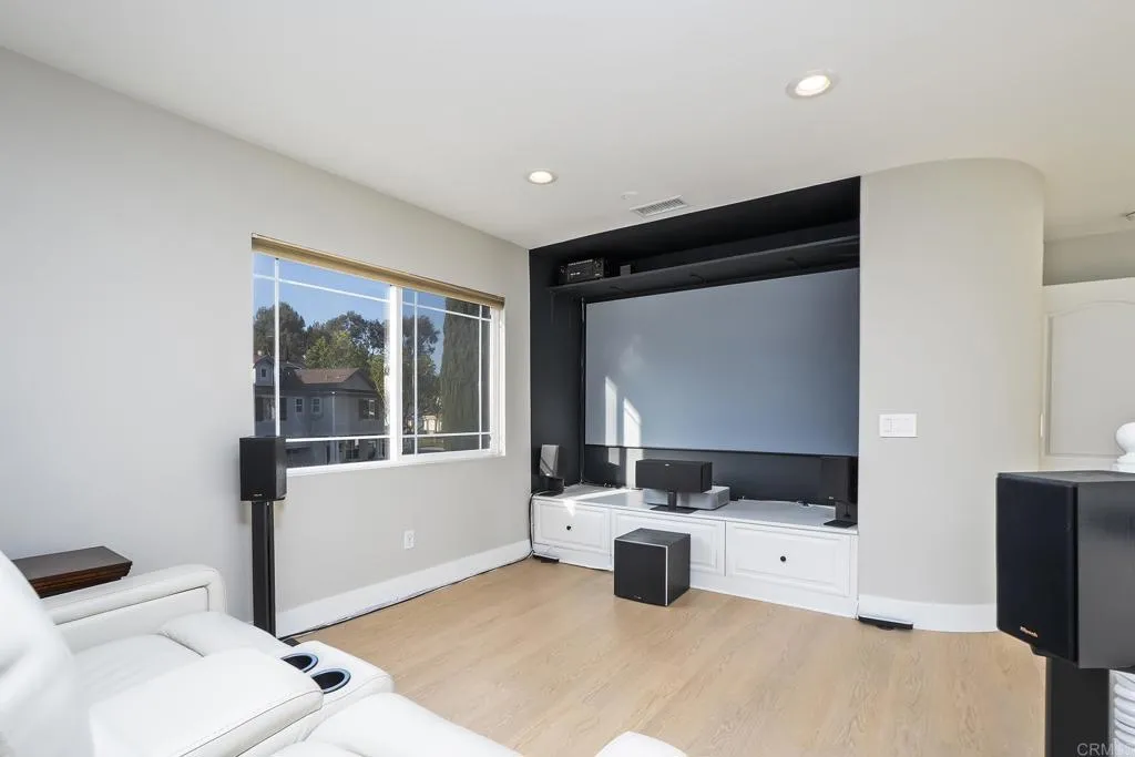 https://cdn.realtyfeed.com/cdn/127/306769593/e09f368877a9229bf6a4664749d7d67d.webp