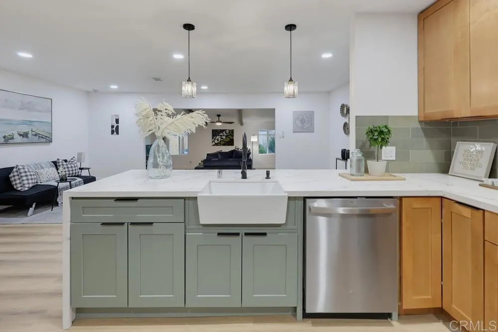 https://cdn.realtyfeed.com/cdn/127/306769594/0da70ad49281151cb7c86e188060f960.webp