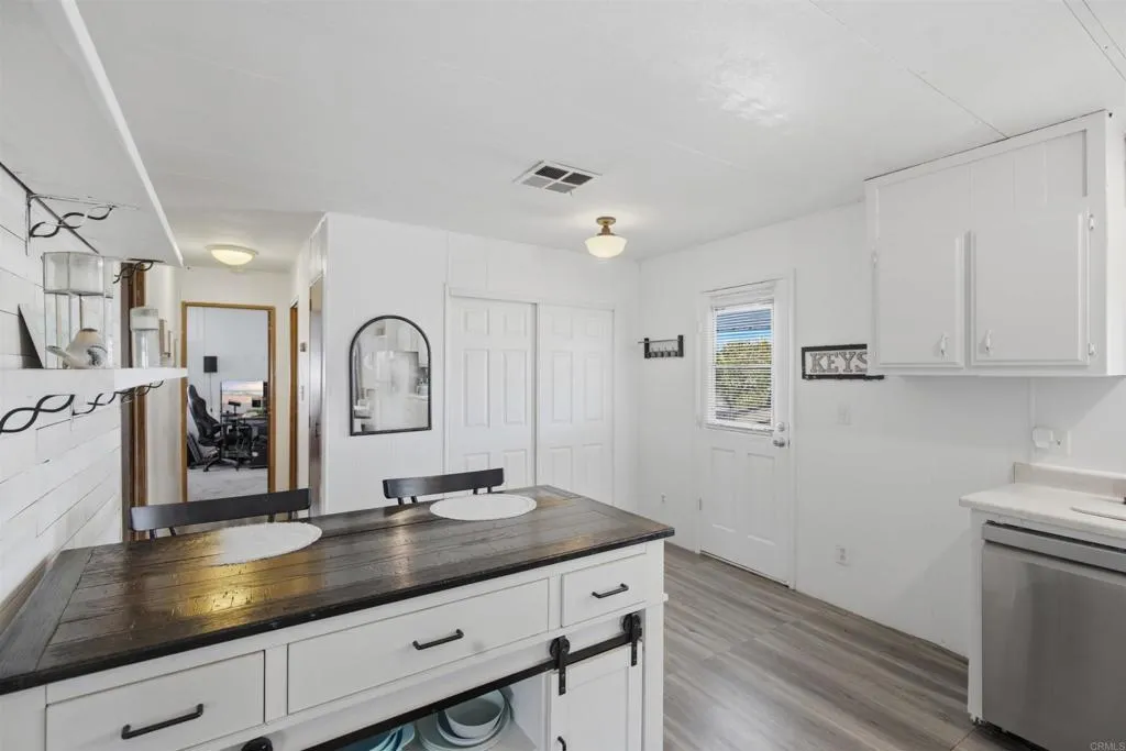 https://cdn.realtyfeed.com/cdn/127/306769696/08254b07864c72b4aa784fda9ac31e42.webp