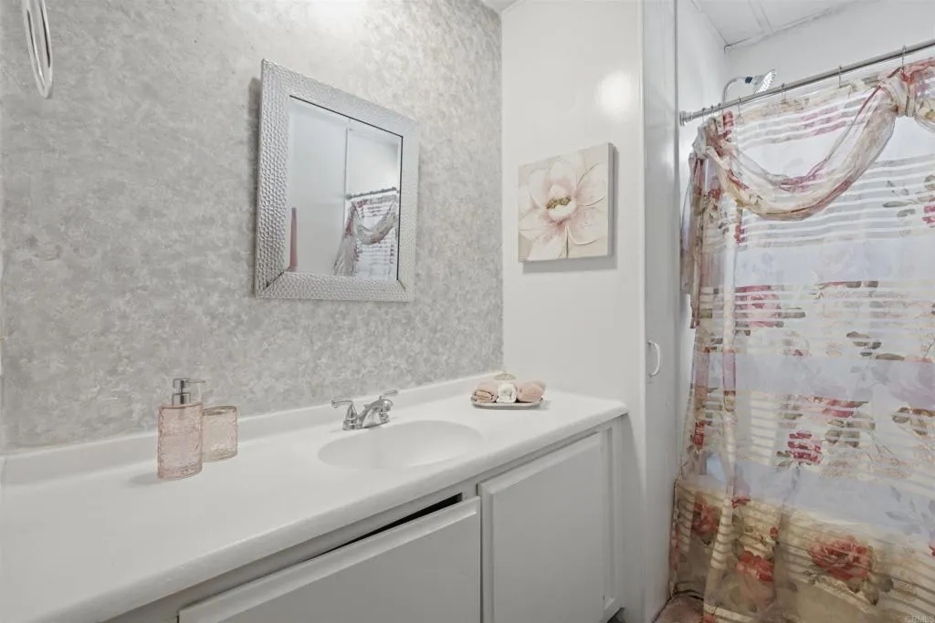 https://cdn.realtyfeed.com/cdn/127/306769696/5092879e73ebd7868ae08760d938f6ad.webp