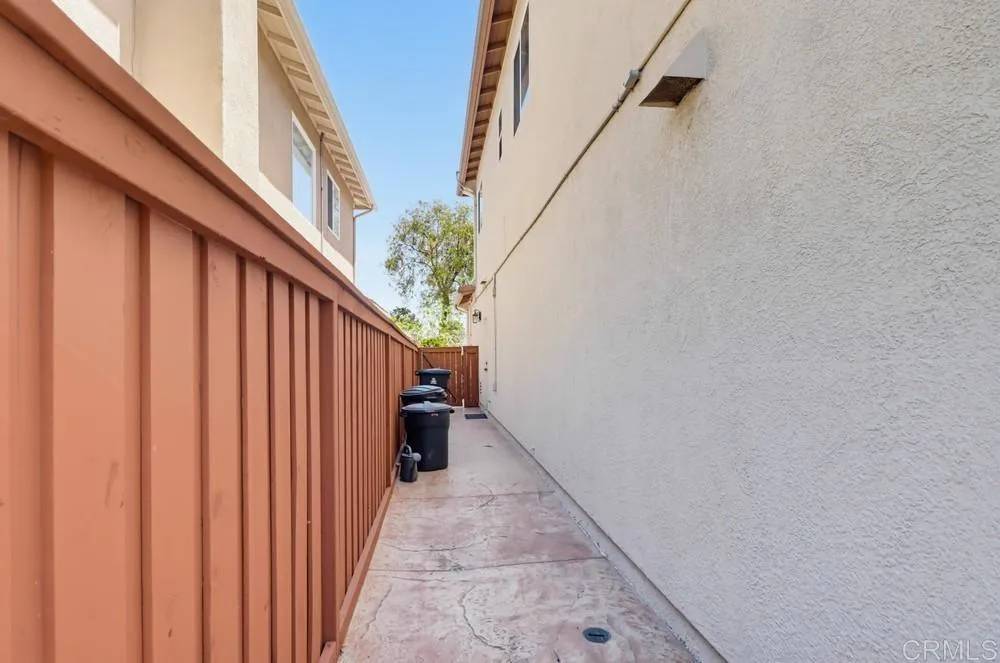 https://cdn.realtyfeed.com/cdn/127/306769702/c7176f0ff2b5668f1a0fd63696a08e15.webp