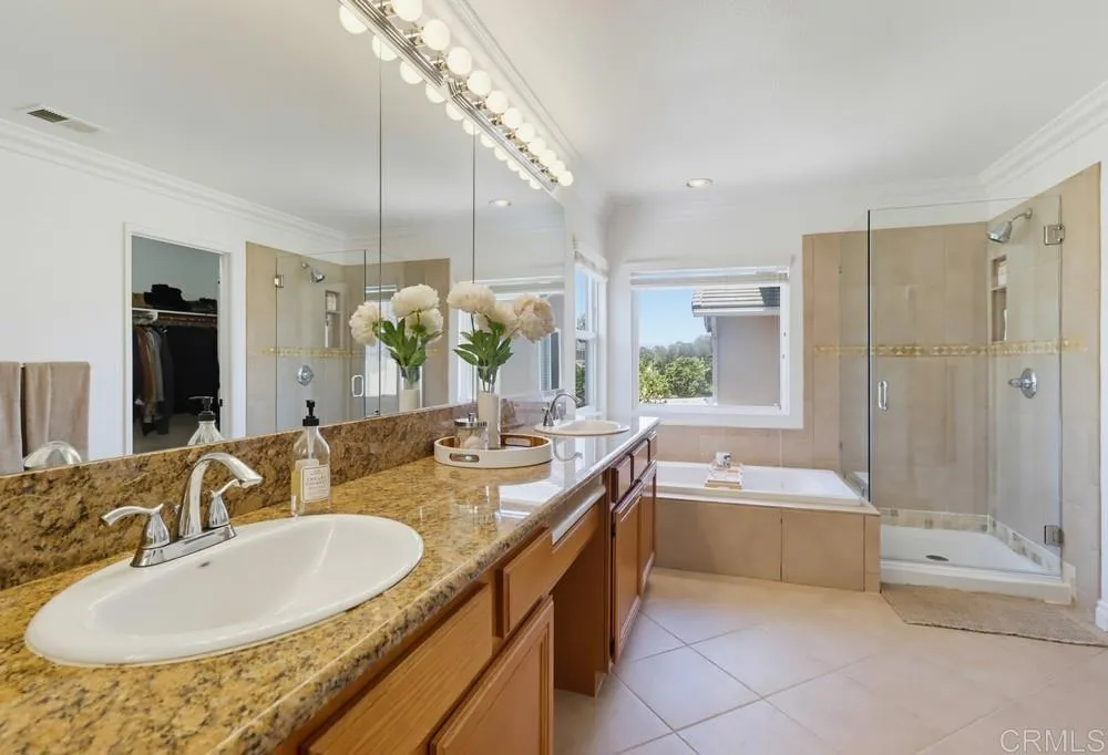 https://cdn.realtyfeed.com/cdn/127/306769702/d939beaae39e540863646b43bd30ab79.webp
