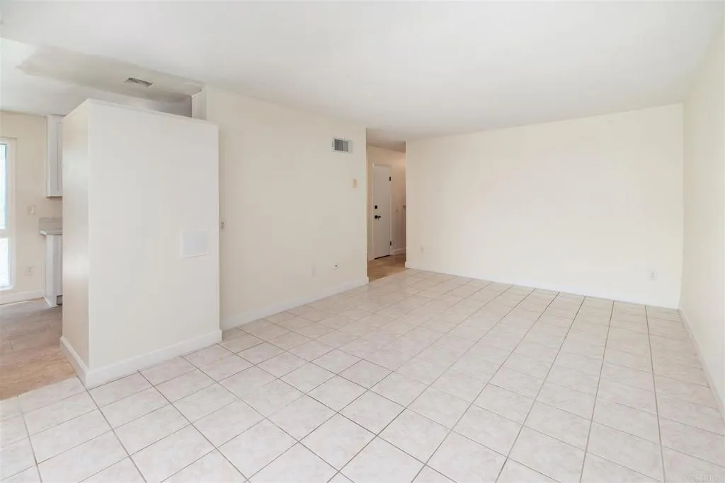 https://cdn.realtyfeed.com/cdn/127/306769723/d33ff2638d3db4bf28db9d58b4ca28a4.webp
