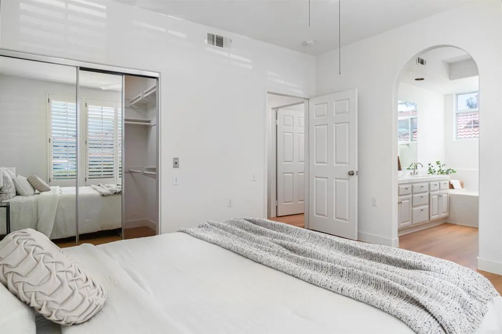 https://cdn.realtyfeed.com/cdn/127/306769741/0596280b1ae5198f93f7108dcabfd3f3.webp
