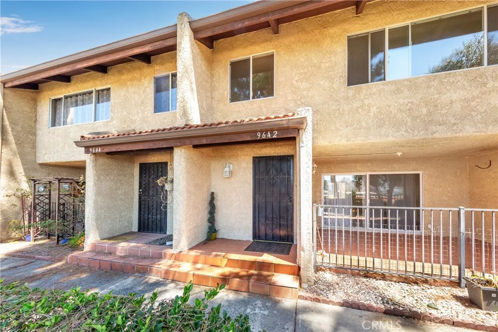 9642 Via Torino Unit 132, Sun Valley, CA 91504 - Photo 2 of 23, Sun Valley, CA