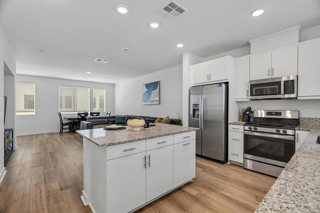 Photo #12: PTP2605379 Listing: Photo #12