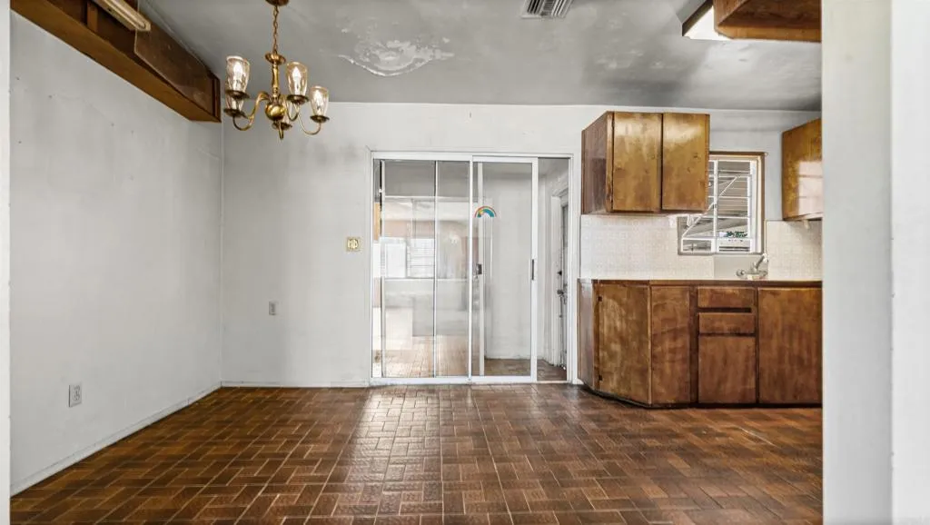 https://cdn.realtyfeed.com/cdn/127/306769777/03bb220da313a73e7817481afd618cc7.webp