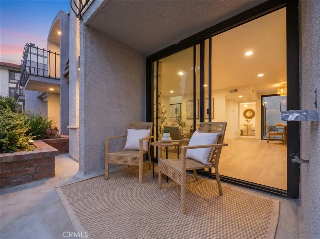 8125 Redlands Street Unit 109, Playa del Rey, CA 90293 - Main photo, Playa Del Rey, CA