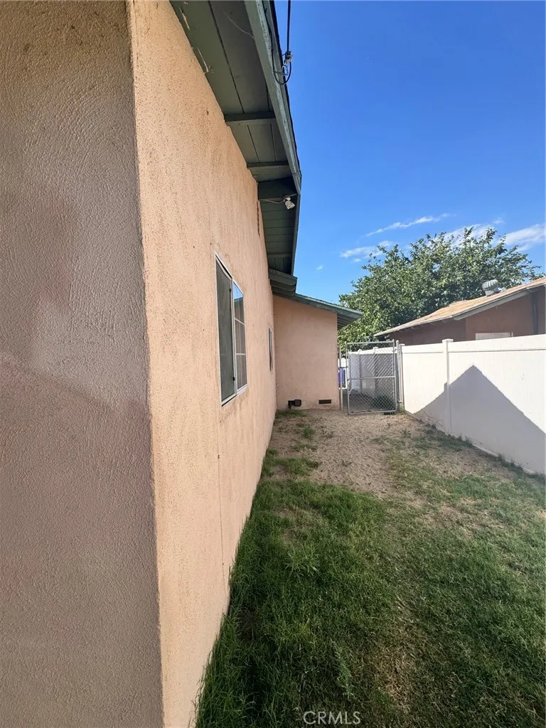 2313 Portola, San Bernardino, CA 92407 - Photo 5 of 27, San Bernardino, CA