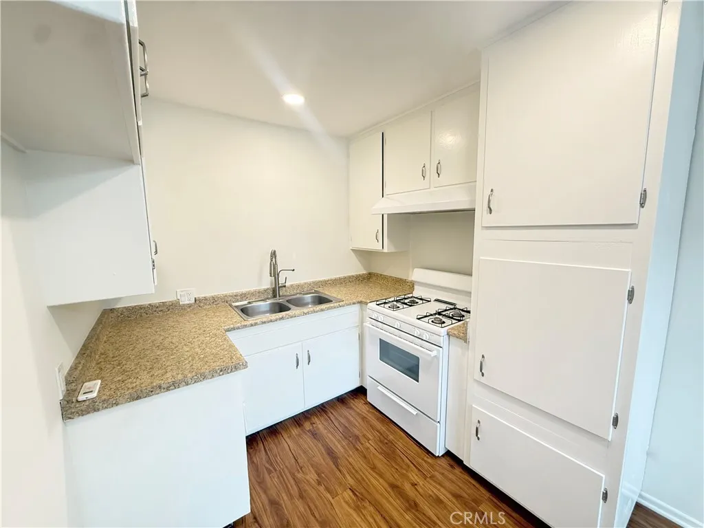 919 E Acacia Avenue Unit R, Glendale, CA 91205 - Photo 4 of 9, Glendale, CA