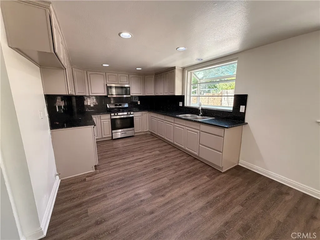 7517 Shirley, Reseda, CA 91335 - Photo 3 of 14, Reseda, CA