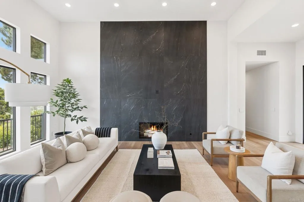 https://cdn.realtyfeed.com/cdn/127/306769907/13302331c52335afaceddd696f52c152.webp