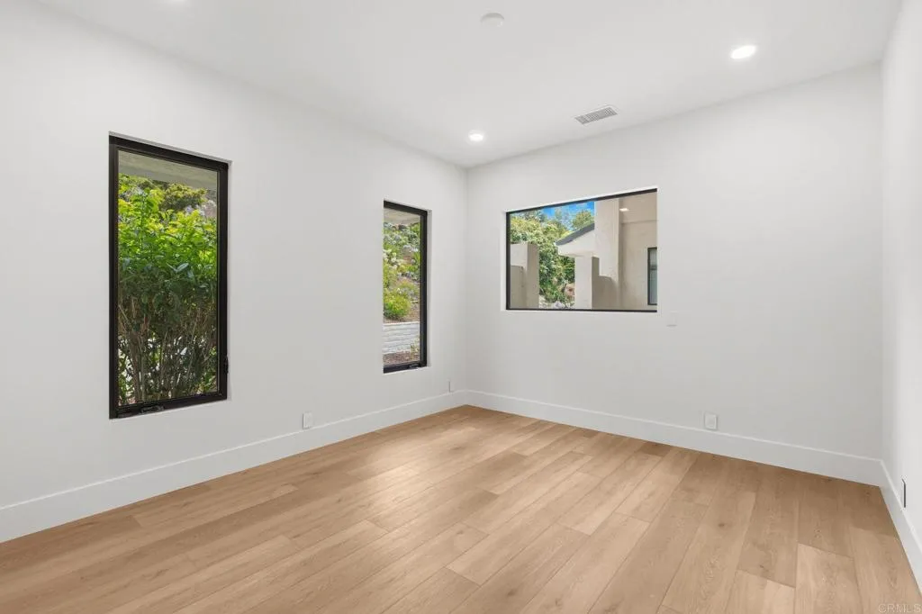 https://cdn.realtyfeed.com/cdn/127/306769907/555c18e522ec4d7de986120ecd6bff8f.webp