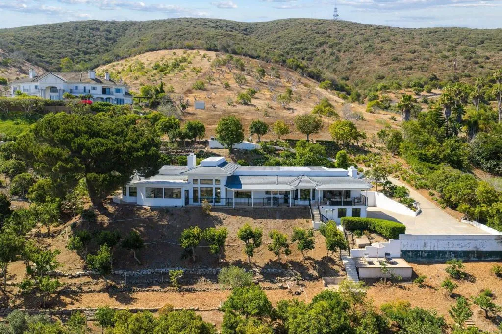https://cdn.realtyfeed.com/cdn/127/306769907/9095f8fdb80f53cbe19a6b3516799770.webp