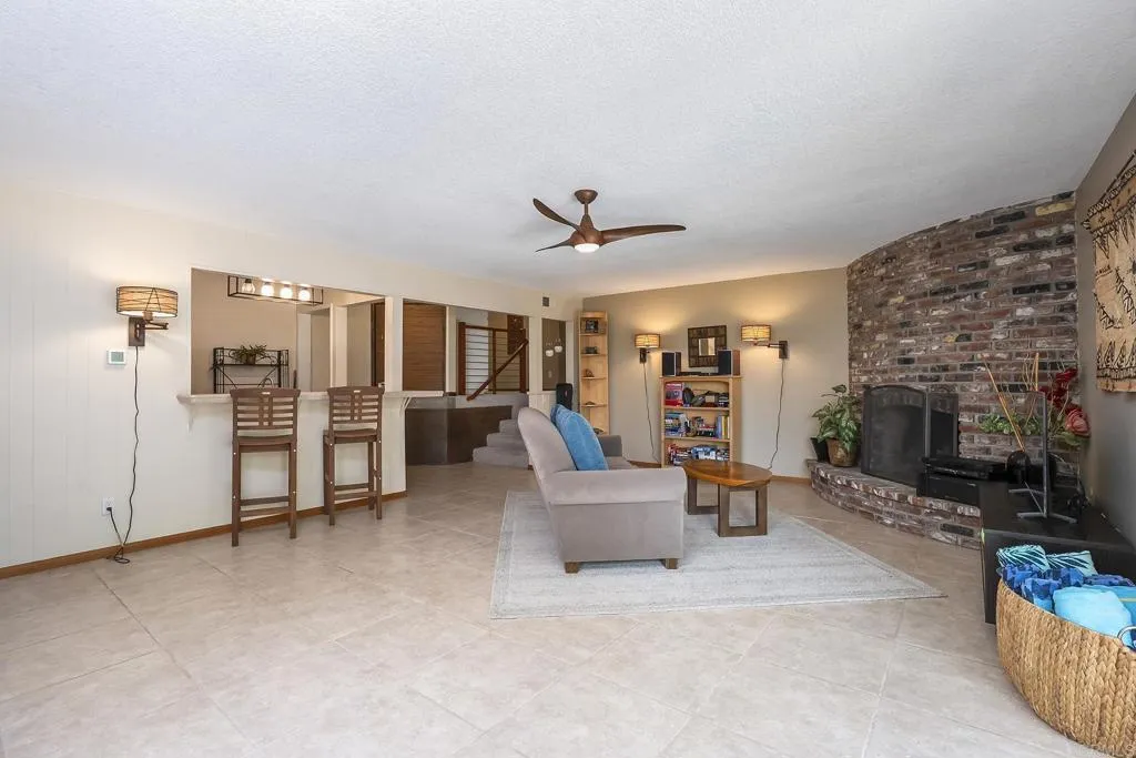 https://cdn.realtyfeed.com/cdn/127/306769959/0de4110e8fda14ee460f0b46b3620fc2.webp