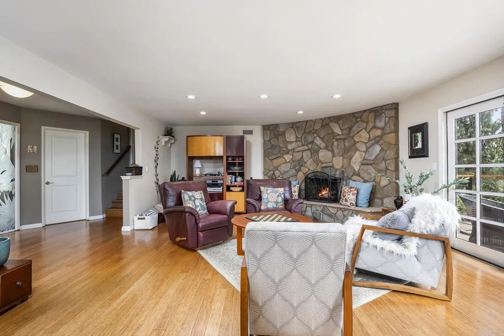 https://cdn.realtyfeed.com/cdn/127/306769959/450a1d49426bdc7fafef6d2be2fb9517.webp
