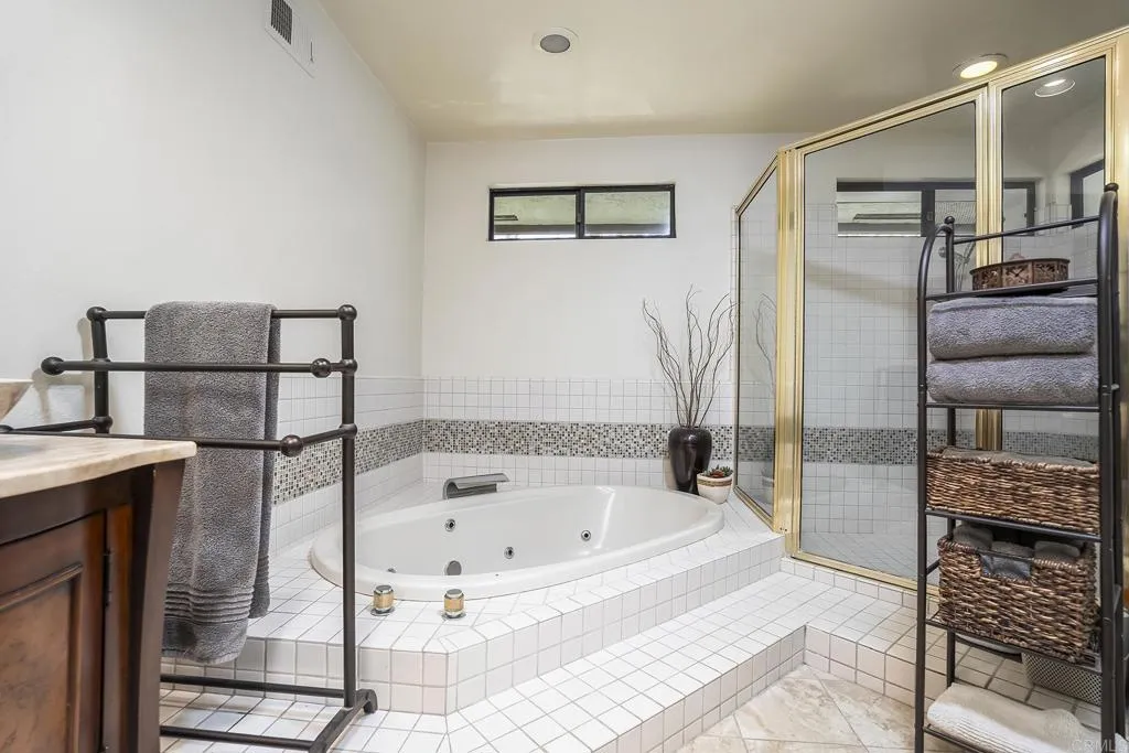 https://cdn.realtyfeed.com/cdn/127/306769959/7c3eda1eb87263f7041e444e0c4b526e.webp