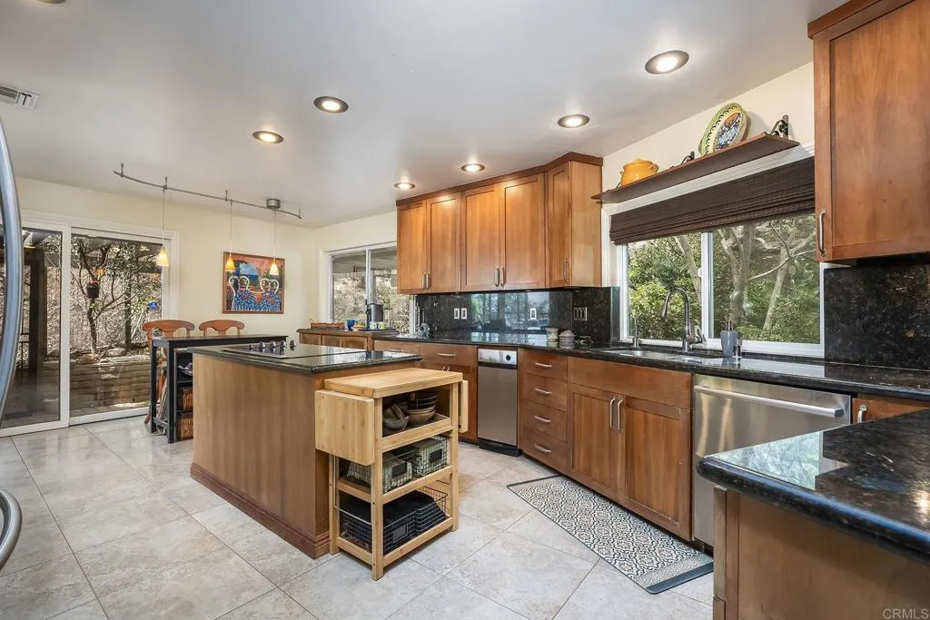 https://cdn.realtyfeed.com/cdn/127/306769959/8c5361d4e1bc57ec2cd23739e1aabc21.webp