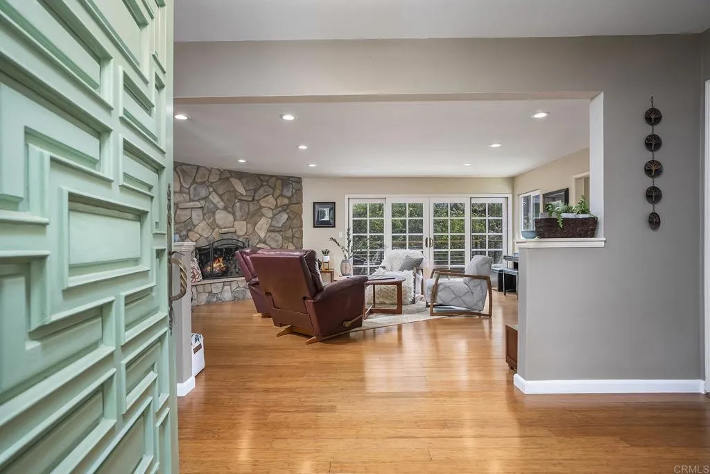 https://cdn.realtyfeed.com/cdn/127/306769959/9a92564f1b16389d88177ef7e2cedc7e.webp