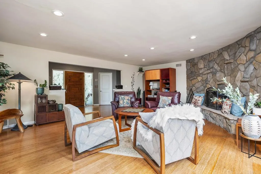 https://cdn.realtyfeed.com/cdn/127/306769959/be602c699a5e0c8a3fd460a5c533bccc.webp