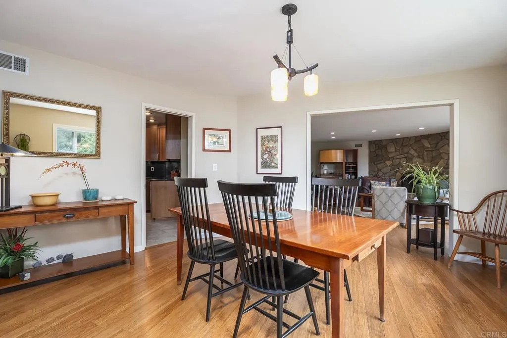 https://cdn.realtyfeed.com/cdn/127/306769959/c688c9a084e08f195ed33b5b4e2ed636.webp