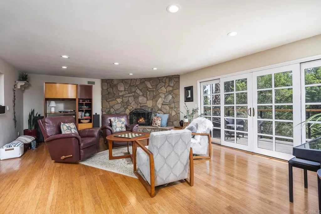 https://cdn.realtyfeed.com/cdn/127/306769959/fe9a4a7e12c036f0795272076b5bd6a7.webp