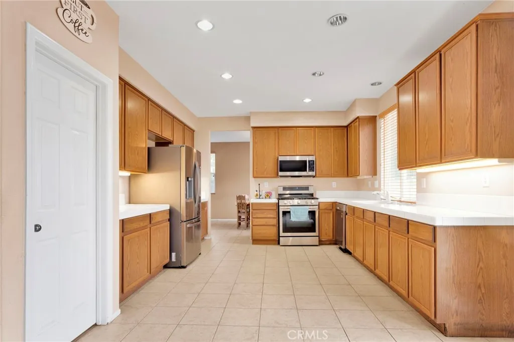 12419 Ojo Caliente, Victorville, CA 92392 - Photo 3 of 51, Victorville, CA