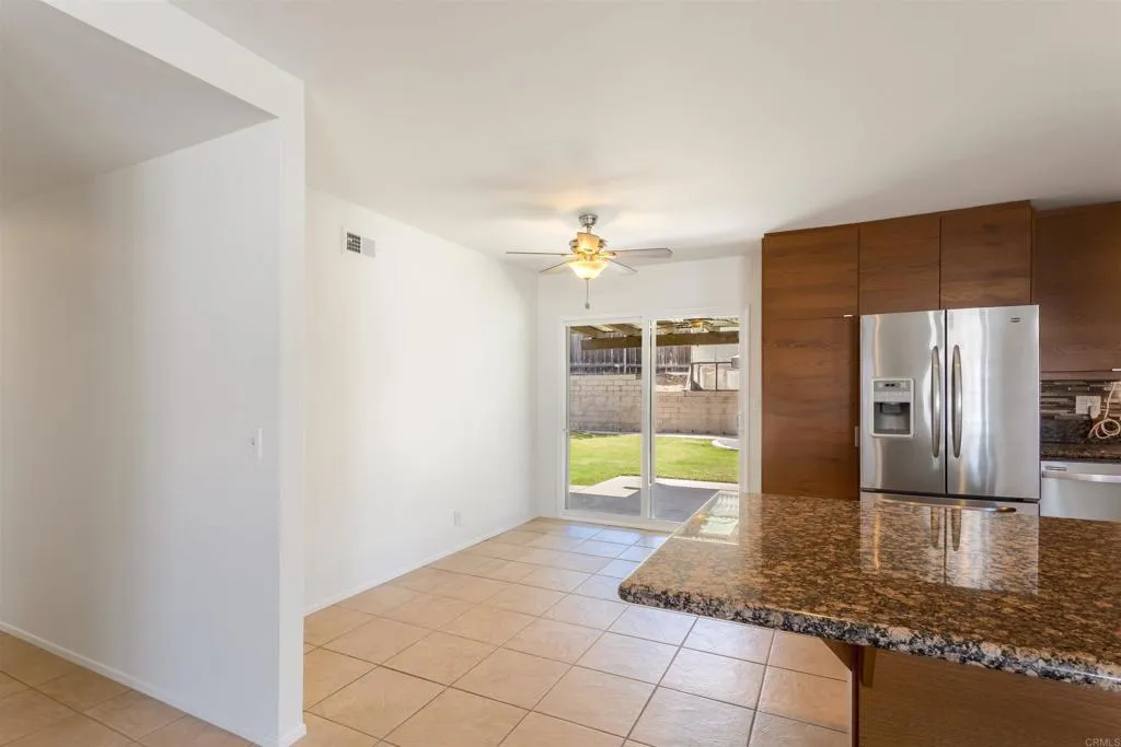 https://cdn.realtyfeed.com/cdn/127/306770028/86143143a38e9419bbe4fd872924fd68.webp