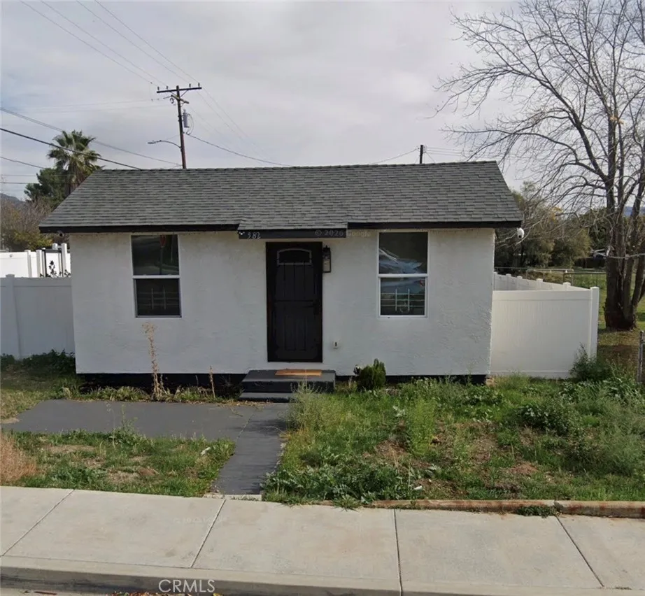 582 N Almond