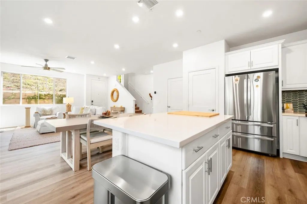 https://cdn.realtyfeed.com/cdn/127/306770038/5a467107be0c7916c3ff13af2f0ebb35.webp