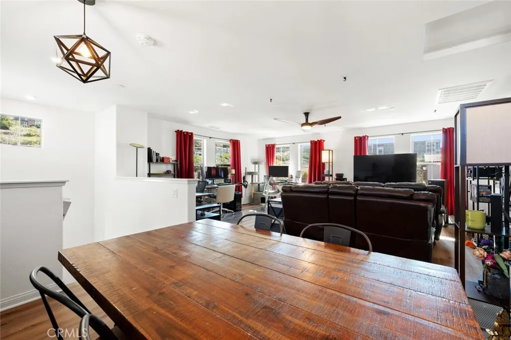 https://cdn.realtyfeed.com/cdn/127/306770038/a6fd57cb82dc95b1170cfa0514cb9b4a.webp