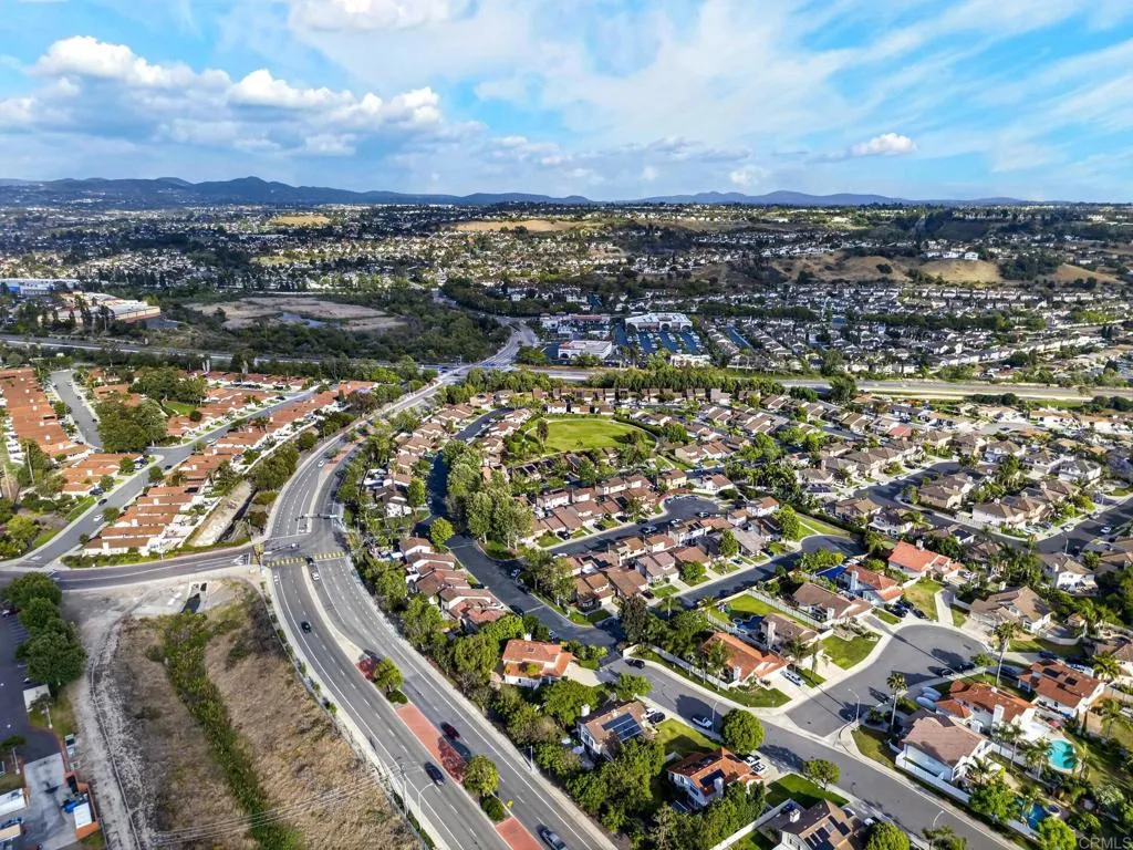 https://cdn.realtyfeed.com/cdn/127/306770042/1996facca72121ca776ad800b2664e25.webp