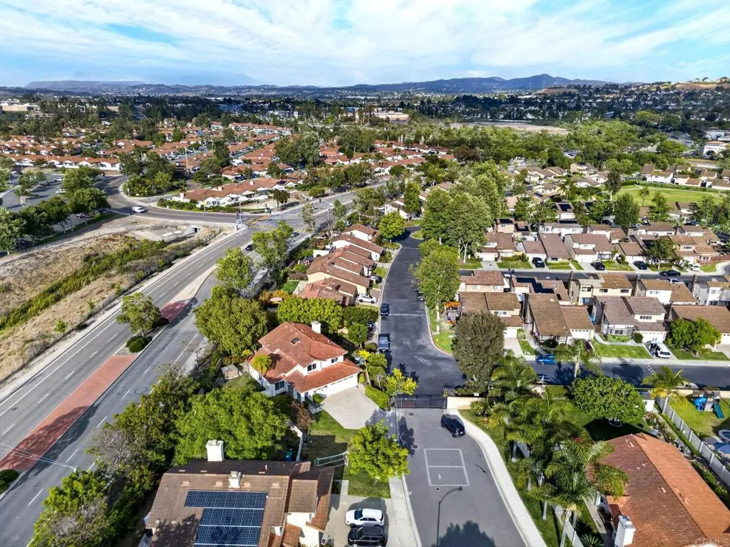 https://cdn.realtyfeed.com/cdn/127/306770042/718e39670918a65fefb7f4ab68a47c06.webp