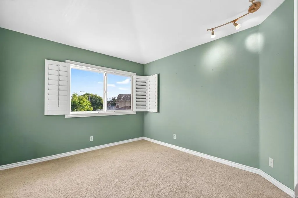 https://cdn.realtyfeed.com/cdn/127/306770042/a5da617a779799397b6b840ba447e1d7.webp