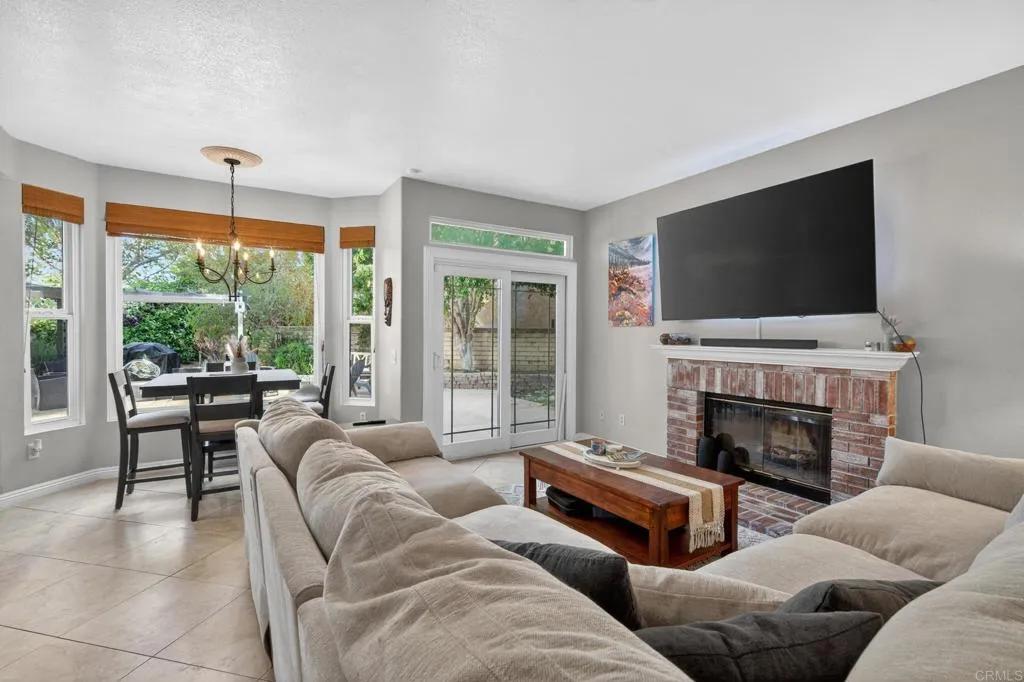 https://cdn.realtyfeed.com/cdn/127/306770042/c4b9ab84b27a0ed53ca4e7515c2a07bd.webp