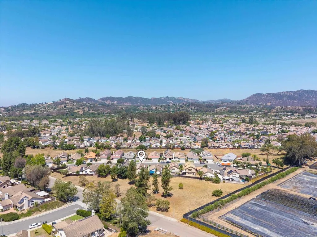 https://cdn.realtyfeed.com/cdn/127/306770048/310068ef39a3d0fe5dafdf4358dc05be.webp