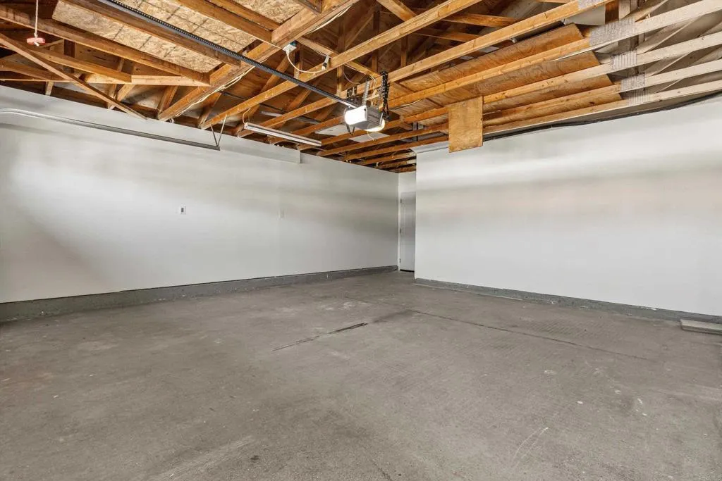 https://cdn.realtyfeed.com/cdn/127/306770048/78fe8a911f1f47a16279dad22b4499b8.webp