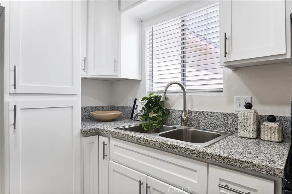 1004 Casino Street, Bakersfield, CA 93307 - Photo 4 of 27, Bakersfield, CA