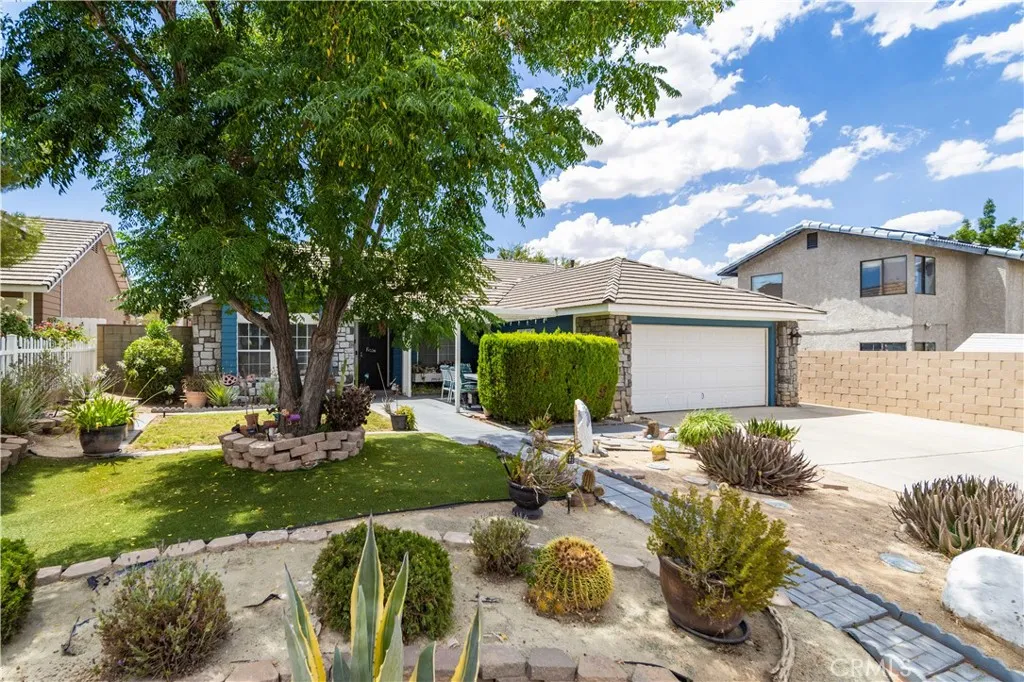 37031 La Contempo, Palmdale, CA 93550 - Photo 2 of 38, Palmdale, CA