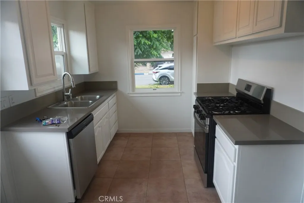 2528 W Flower Avenue, Fullerton, CA 92833 - Photo 4 of 16, Fullerton, CA