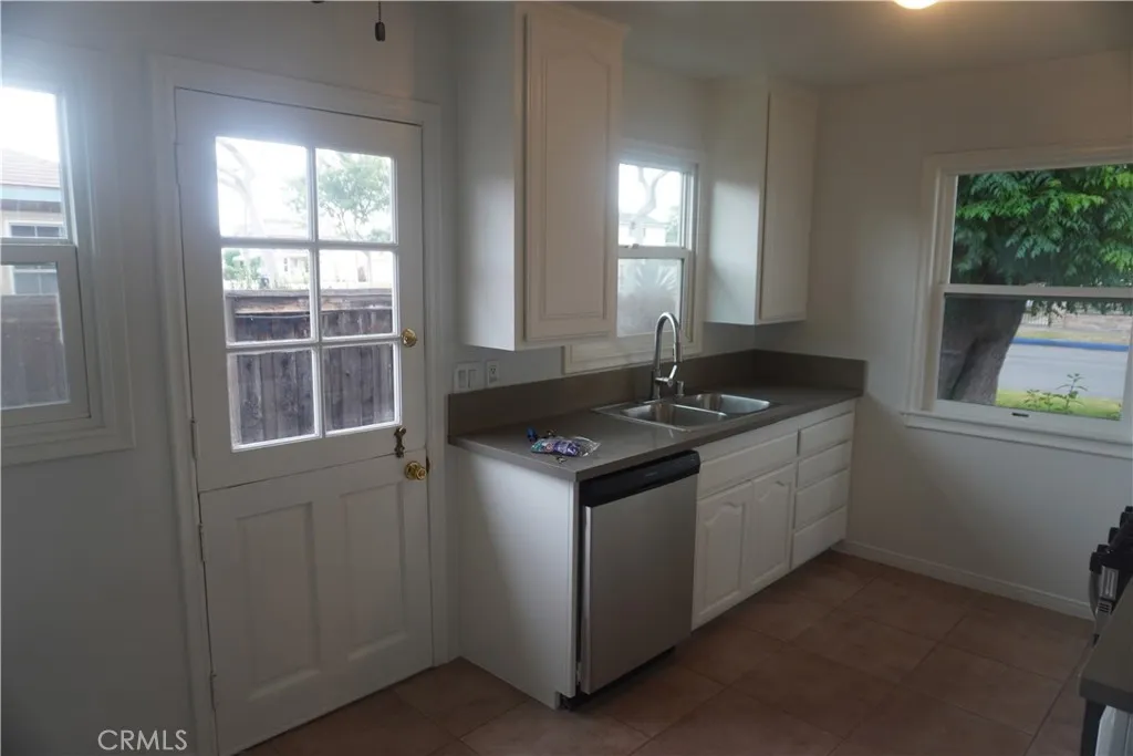 2528 W Flower Avenue, Fullerton, CA 92833 - Photo 3 of 16, Fullerton, CA