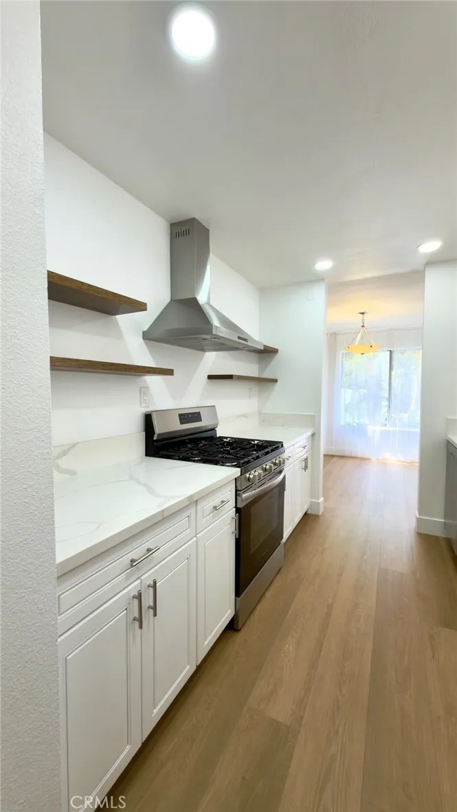 839 Hayworth Unit 104, Los Angeles, CA 90046 - Photo 2 of 11, Los Angeles, CA