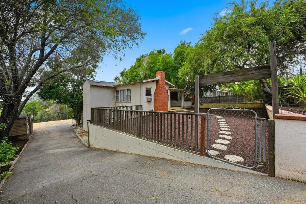 https://cdn.realtyfeed.com/cdn/127/306770108/b6e3498ad5bfa92659ccc5aa548289bd.webp
