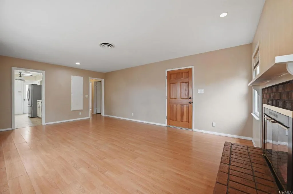 https://cdn.realtyfeed.com/cdn/127/306770108/c3e926fc1c3efcf1f5a9292184da7e84.webp