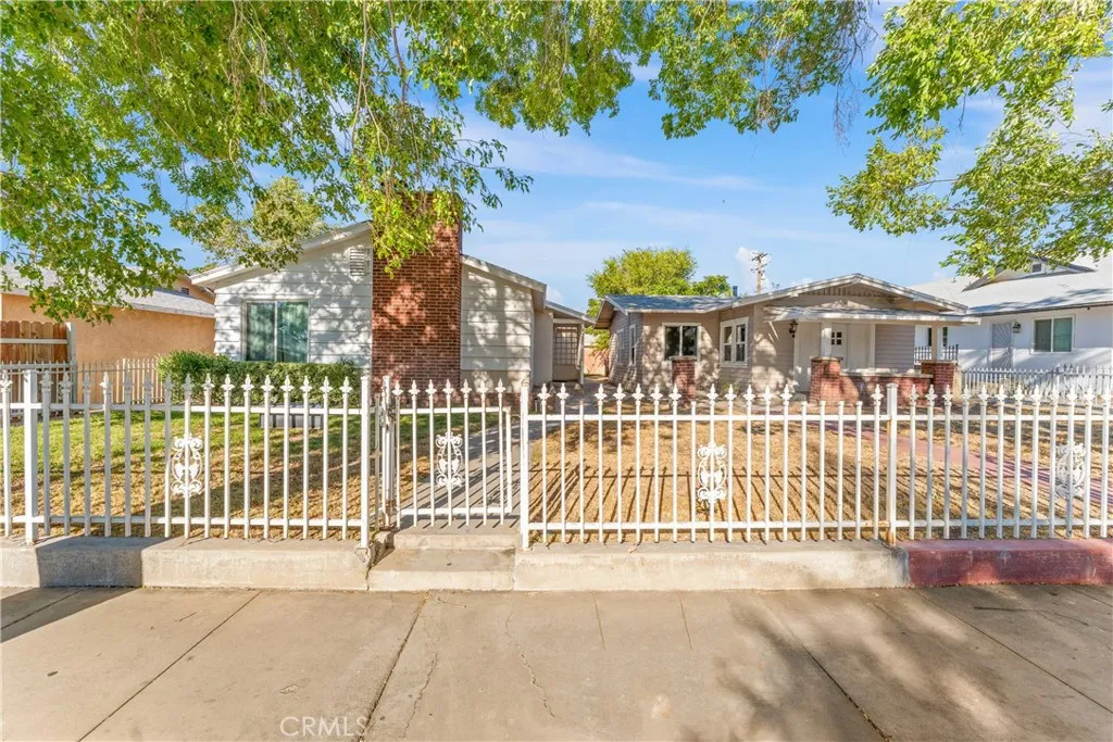 44636 Cedar Avenue, Lancaster, CA 93534 - Photo 3 of 36, Lancaster, CA