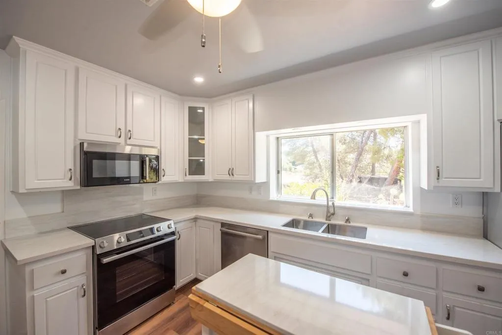 https://cdn.realtyfeed.com/cdn/127/306770123/3a6aad35e8b9708a82c00f5ab5af5815.webp