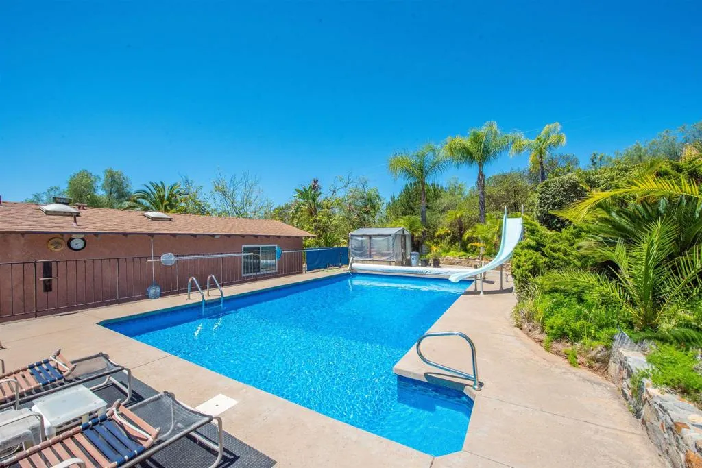 https://cdn.realtyfeed.com/cdn/127/306770123/3bd249adfeeb4503410d57c96ba660ea.webp