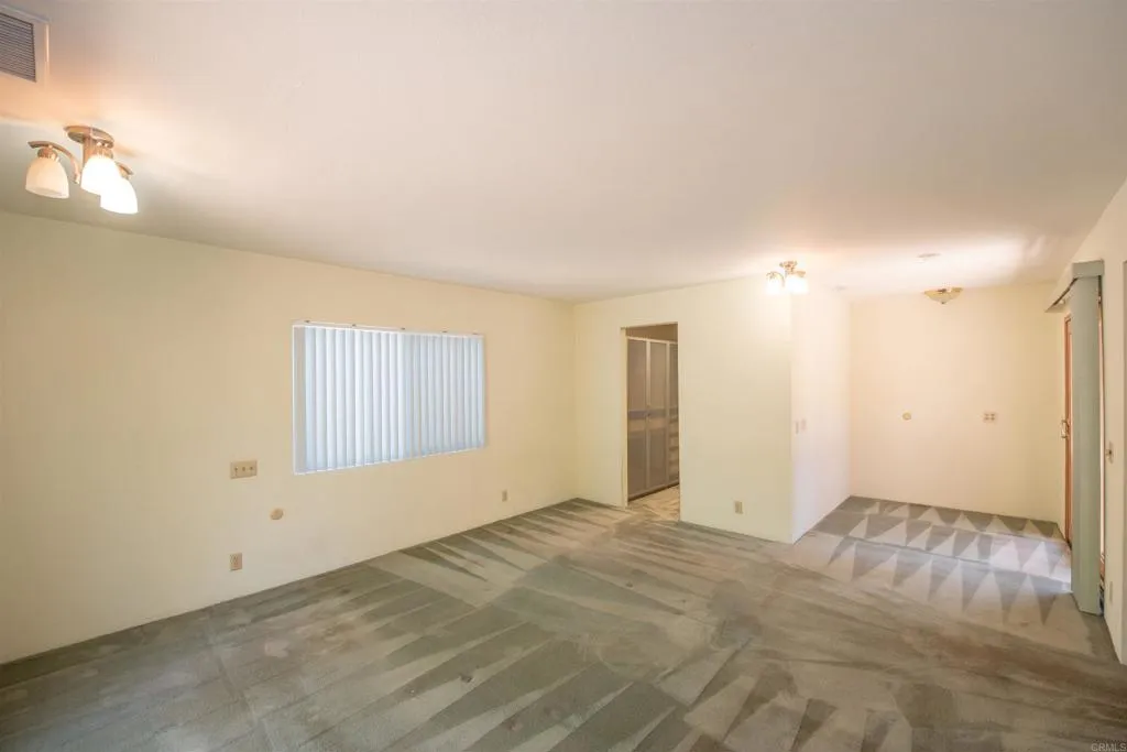 https://cdn.realtyfeed.com/cdn/127/306770123/651df257e70e2af25195cc5ca40650d7.webp